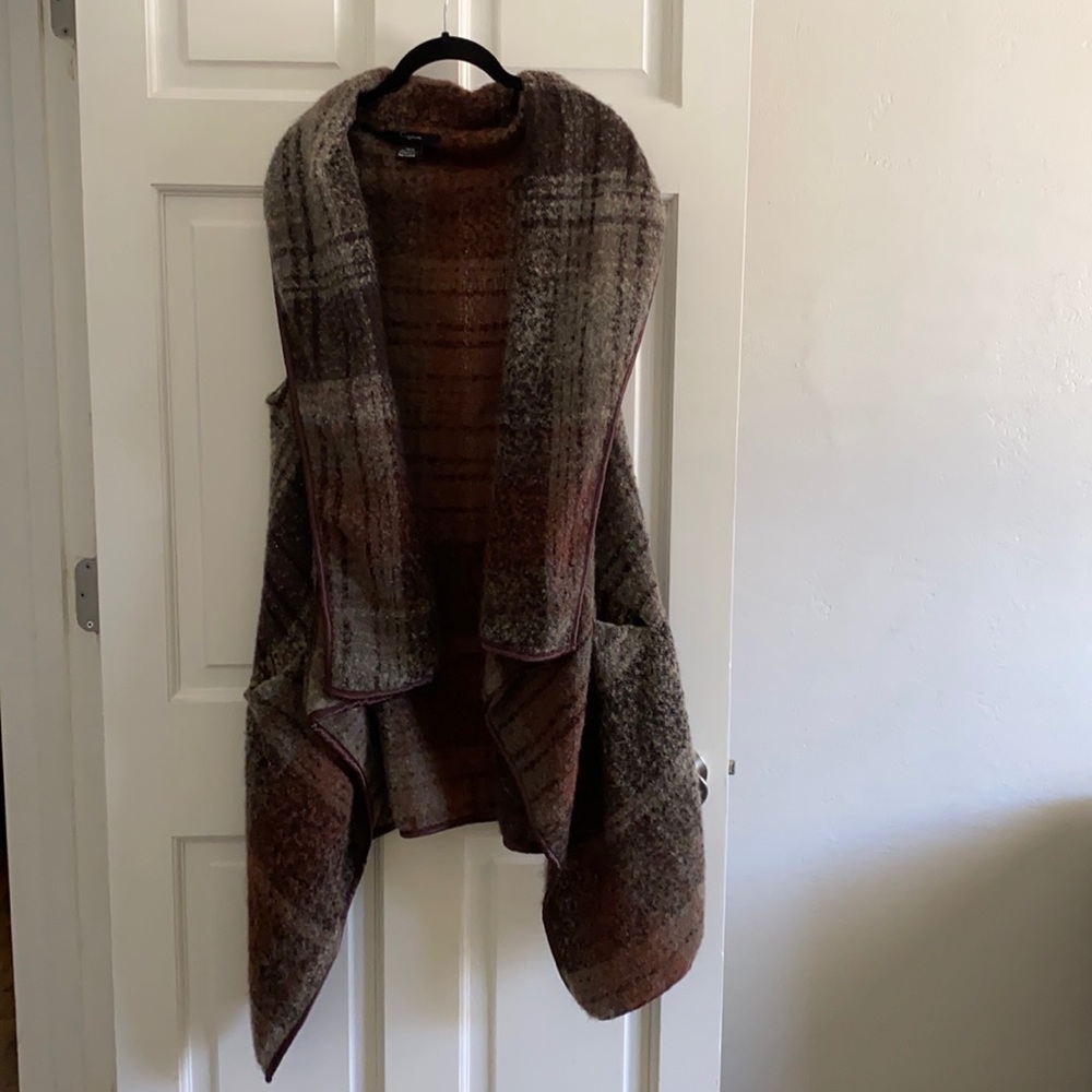 Sleeveless Cardigan